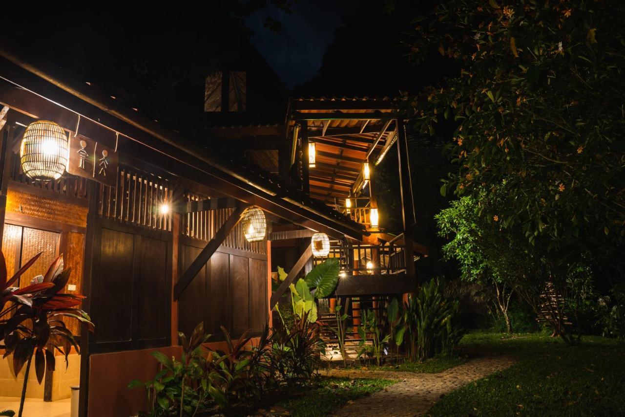 Отель Our Jungle House Khao Sok National Park Экстерьер фото
