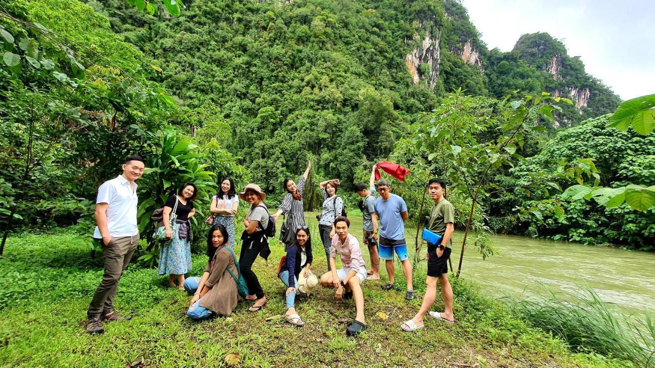 Отель Our Jungle House Khao Sok National Park Экстерьер фото