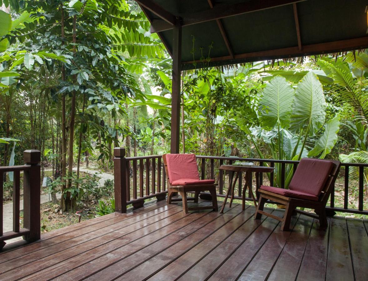 Отель Our Jungle House Khao Sok National Park Экстерьер фото