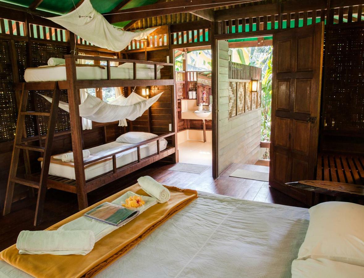 Отель Our Jungle House Khao Sok National Park Экстерьер фото