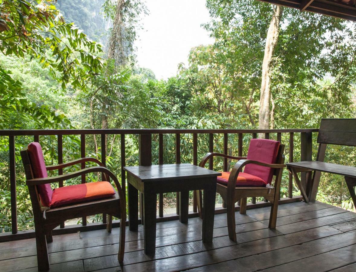 Отель Our Jungle House Khao Sok National Park Экстерьер фото